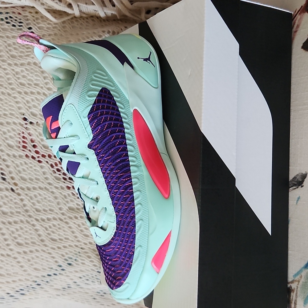 JORDAN Luka 1 Mint Foam Razer Pink NIB